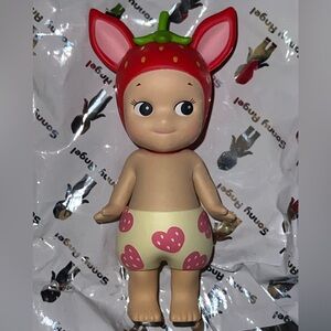 Sonny Angel - Strawberry Fawn